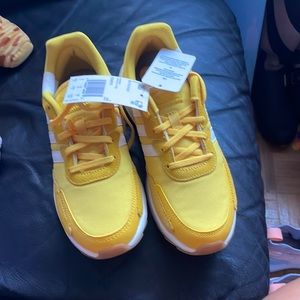 Adidas retrorun running sneaker